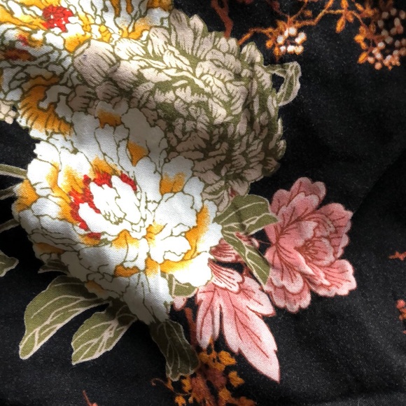 Floral Print Pants - Picture 3 of 3